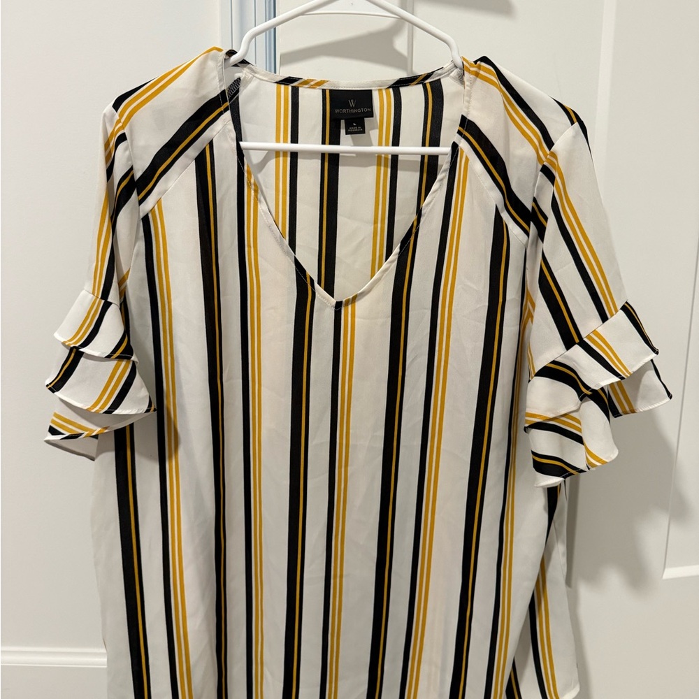 Worthington Black and White Ruffled Short Sleeve Blouse